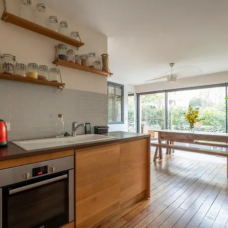 Apartment Veeve - Wooden Warmth