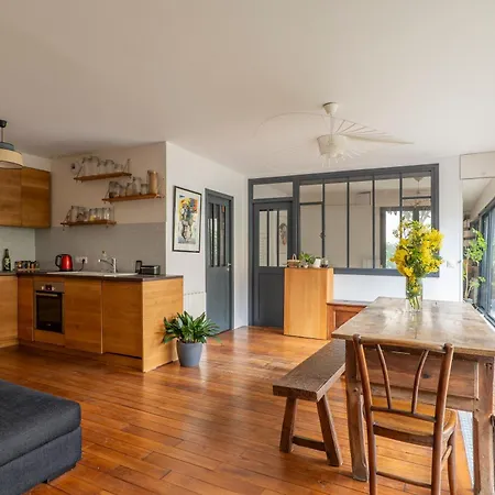 Veeve - Wooden Warmth Apartment Paris